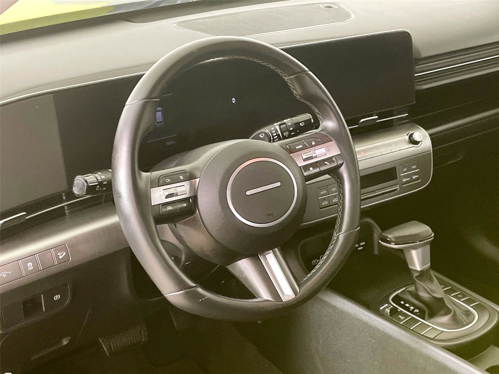 Used 2024 Hyundai Kona SEL AWD/4WD image 17