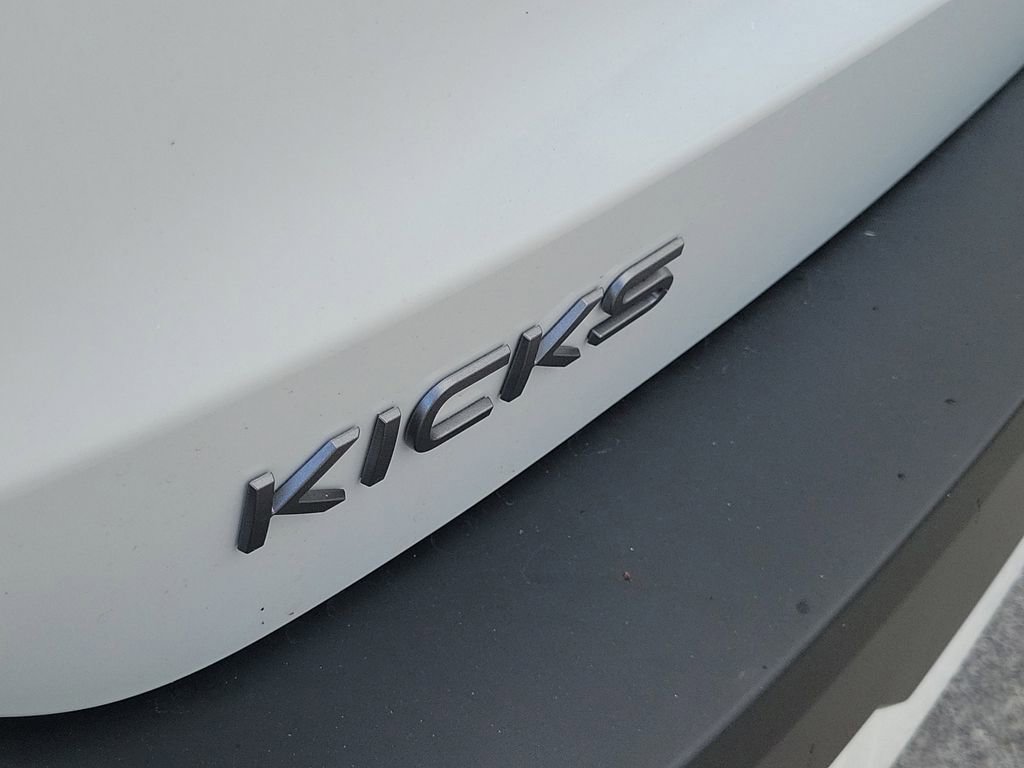 New 2026 Nissan Kicks SR image 11