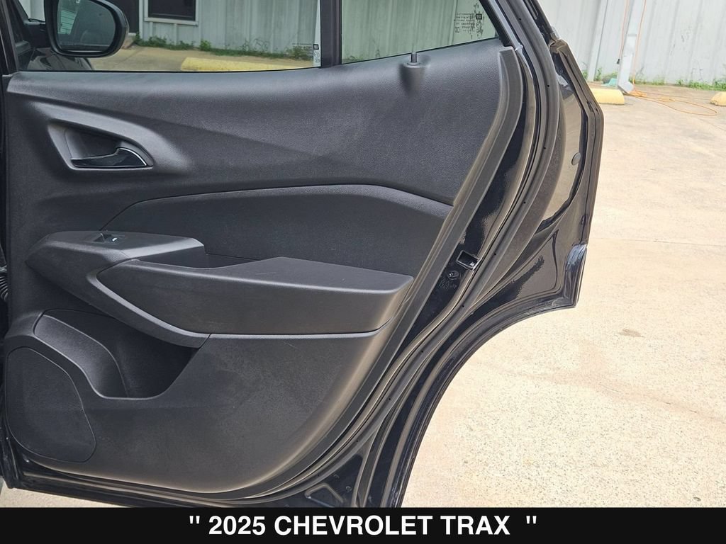 Used 2025 Chevrolet Trax ACTIV w/ Driver Confidence Package FWD image 29