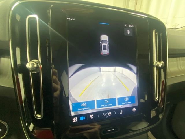 Certified 2025 Volvo XC40 B5 Core image 27