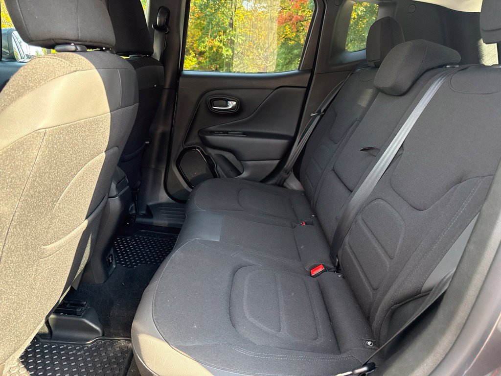 Used 2017 Jeep Renegade Altitude AWD/4WD image 12