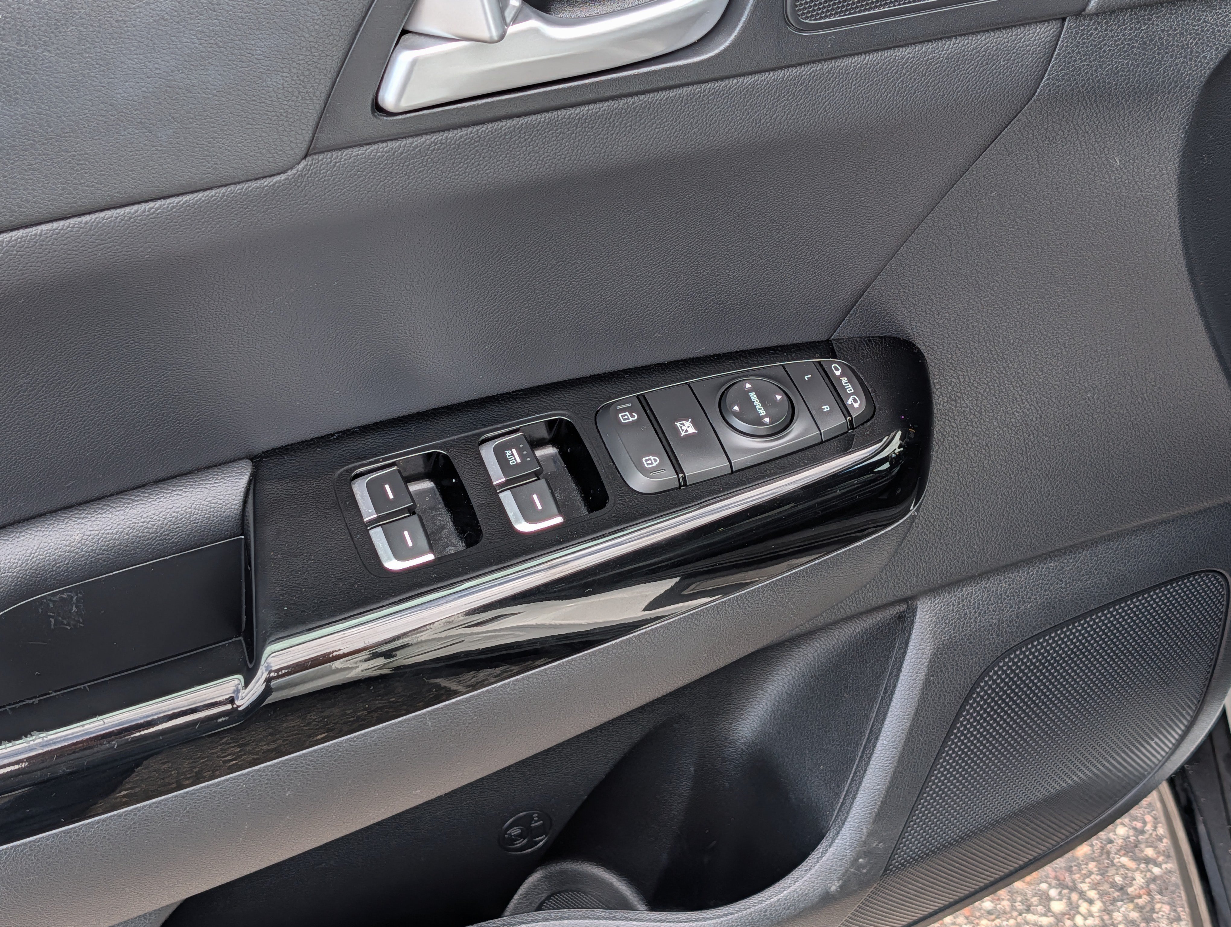 Certified 2022 Kia Sportage Nightfall Edition w/ Nighfall AWD Premium Package image 19