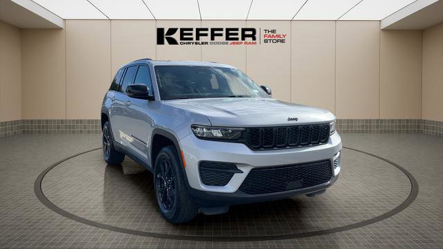New 2025 Jeep Grand Cherokee Altitude image 7
