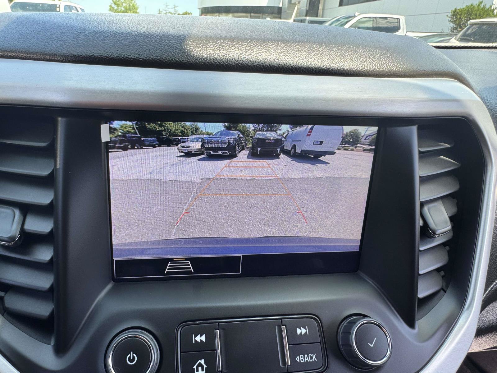 Used 2023 GMC Acadia SLE w/ Driver Convenience Package FWD image 29