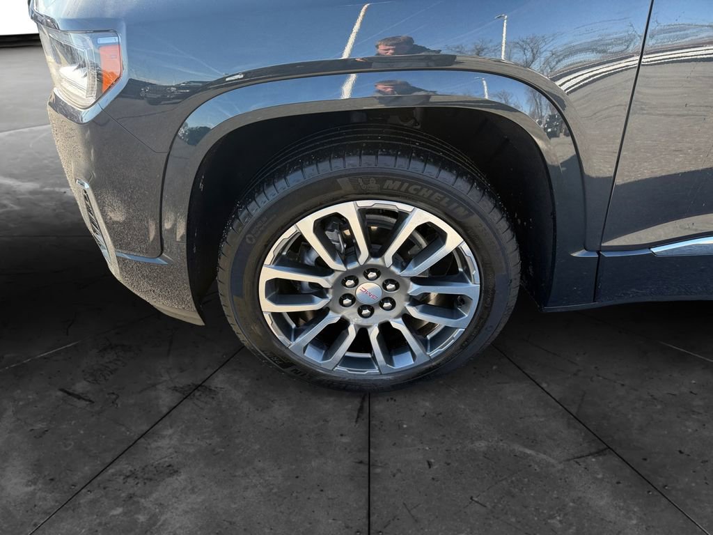 Used 2022 GMC Acadia Denali w/ Denali Technology Package image 14