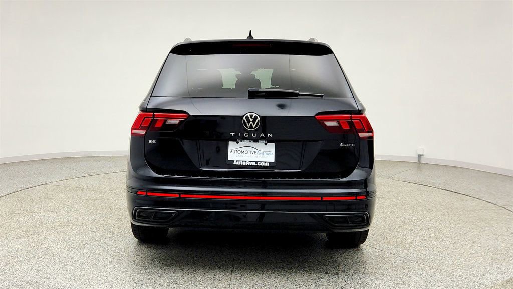 Used 2024 Volkswagen Tiguan SE R-Line AWD/4WD image 6