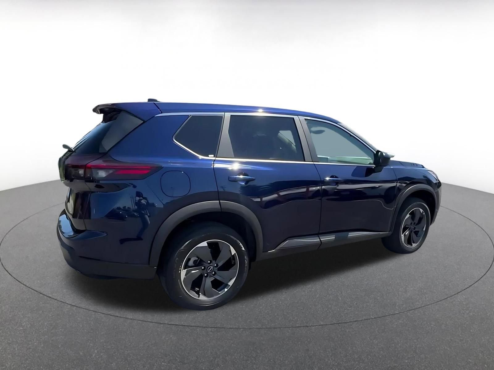 Used 2025 Nissan Rogue SV image 15