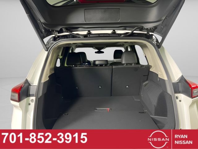 Certified 2025 Nissan Rogue Platinum w/ Tech Package image 7