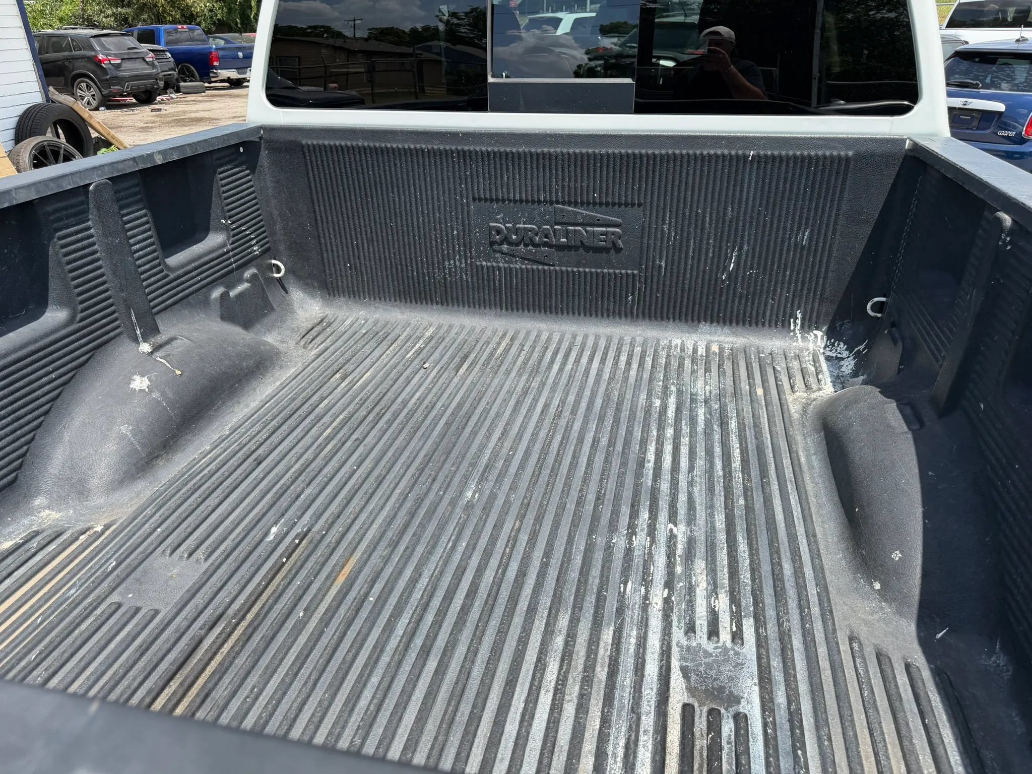 Used 2017 Nissan Titan SV RWD image 7