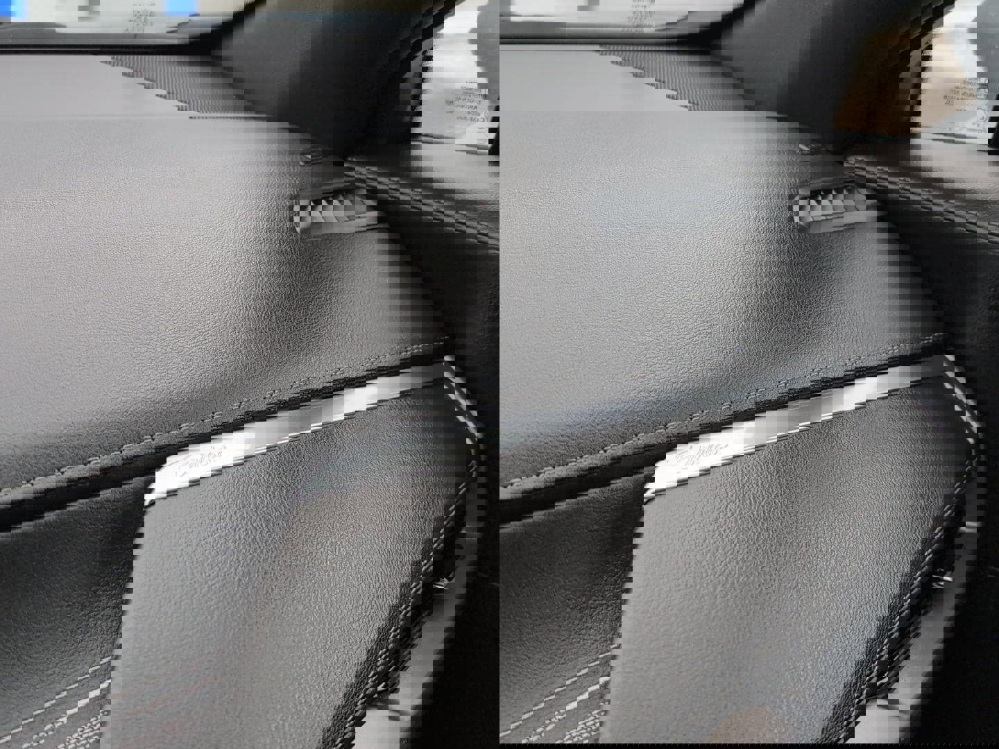 Used 2024 Cadillac XT4 Premium Luxury image 38