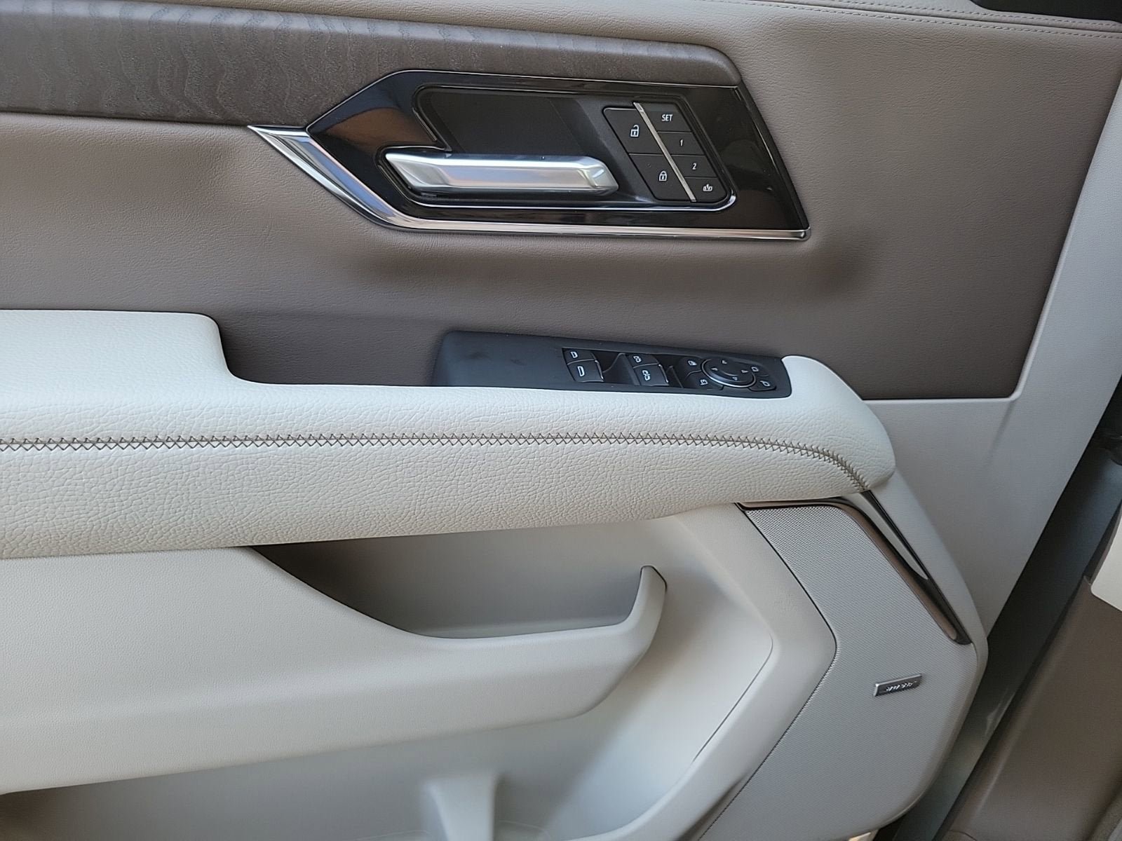New 2026 GMC Yukon XL Denali RWD image 16