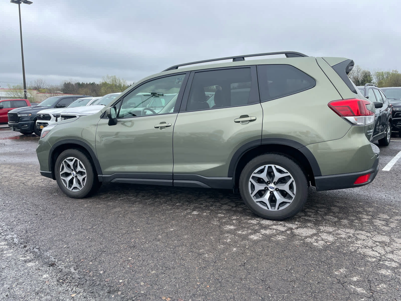 Used 2019 Subaru Forester Premium AWD/4WD image 6
