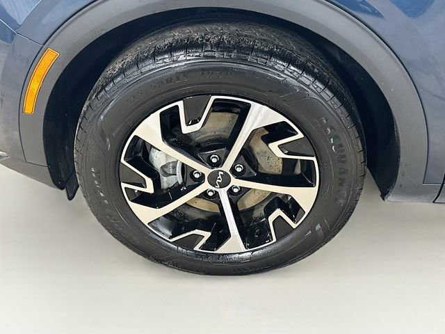 Used 2025 Kia Sportage EX w/ EX Premium Package image 32