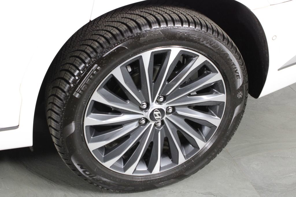 Used 2023 Hyundai Palisade Calligraphy image 11