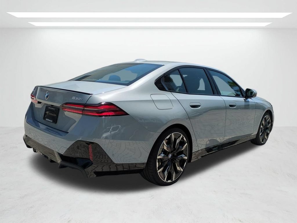 New 2027 BMW 530i xDrive w/ M Sport Package AWD/4WD image 4