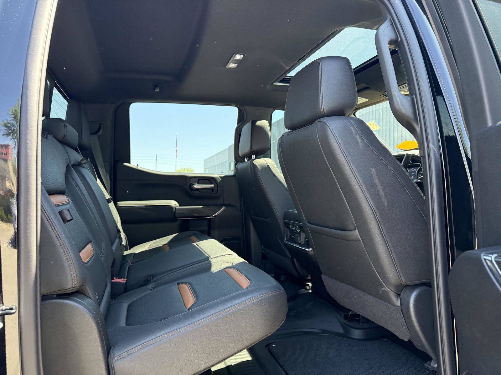 Used 2021 GMC Sierra 1500 AT4 w/ AT4 Premium Package image 11