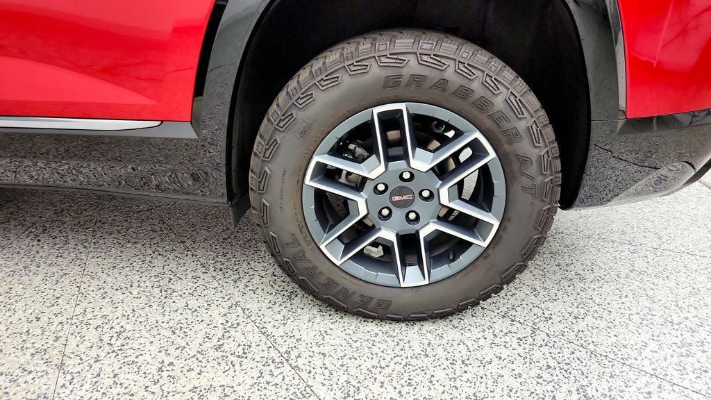 Used 2026 GMC Terrain AT4 w/ Convenience Package III AWD/4WD image 9