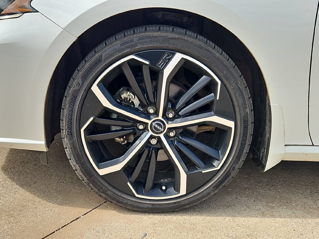 Used 2023 Nissan Altima 2.5 SR FWD image 11
