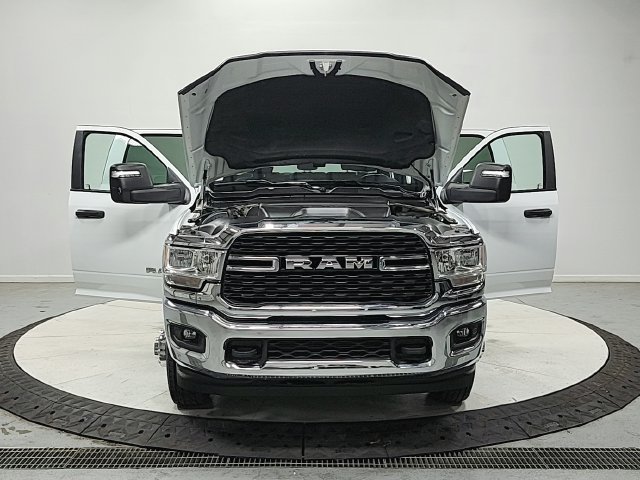 Used 2024 RAM 3500 Big Horn AWD/4WD image 11