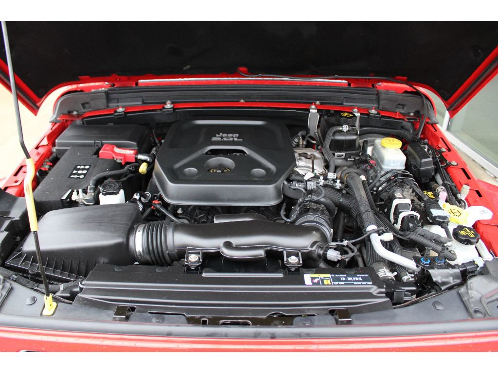 Used 2018 Jeep Wrangler Unlimited Sahara w/ Dual Top Group image 13