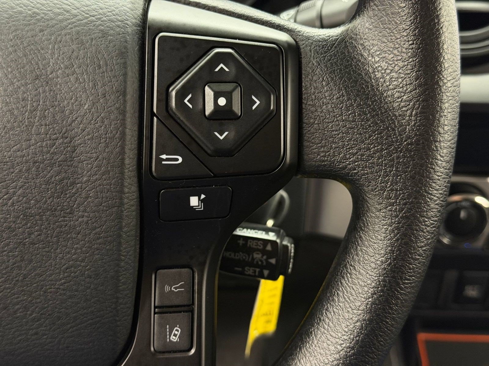 Used 2023 Toyota Tacoma SR AWD/4WD image 25