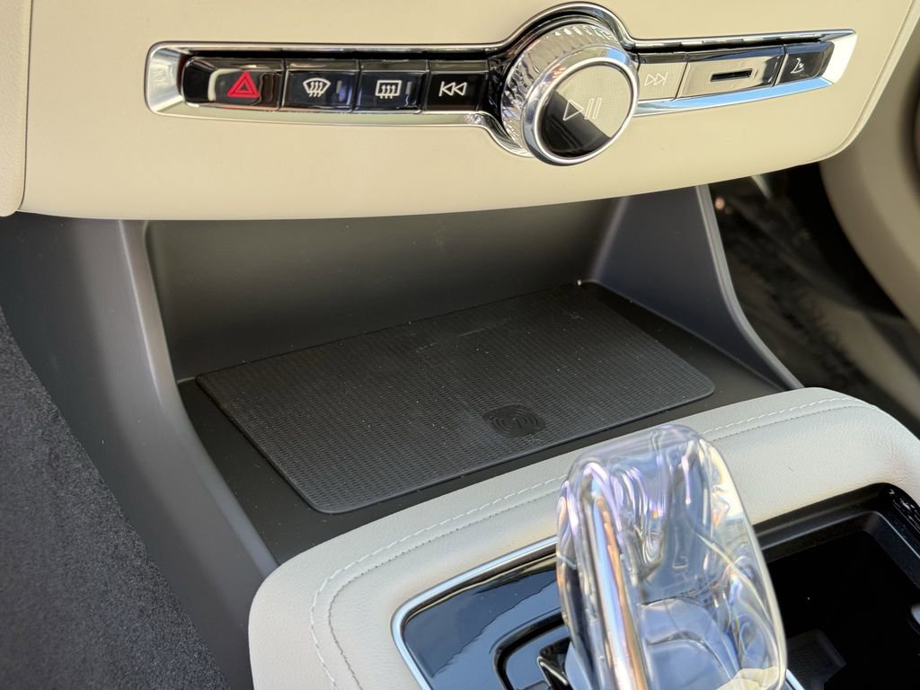 New 2026 Volvo XC90 B6 Ultra image 24