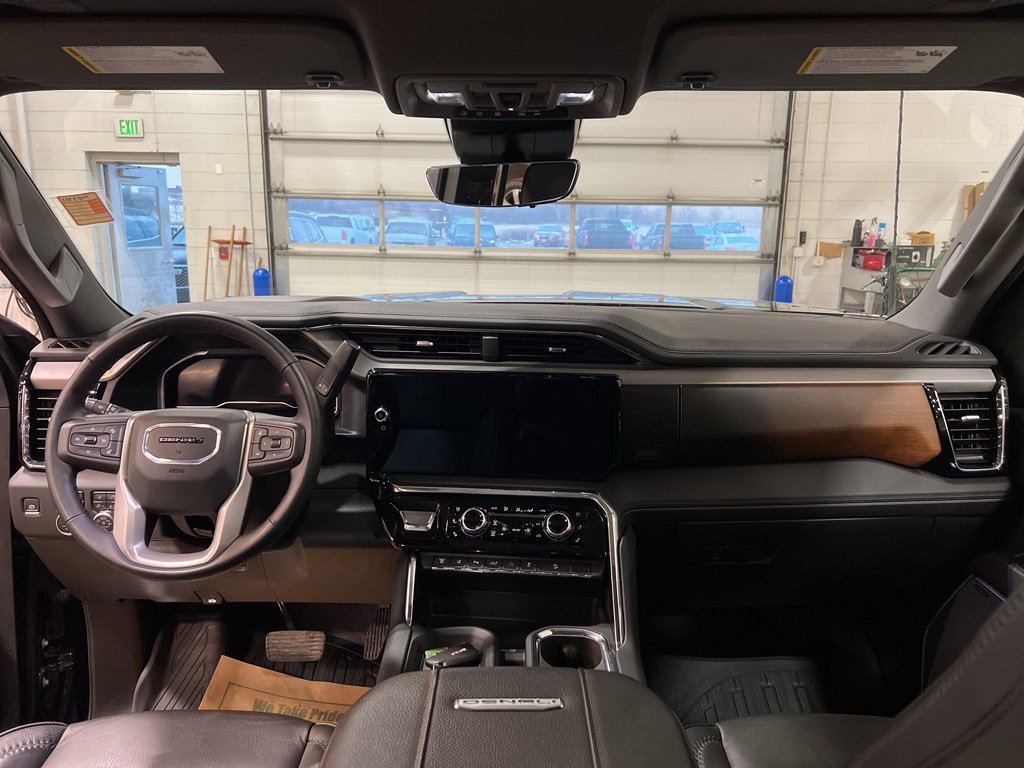Used 2024 GMC Sierra 2500 Denali w/ Denali Reserve Package image 20