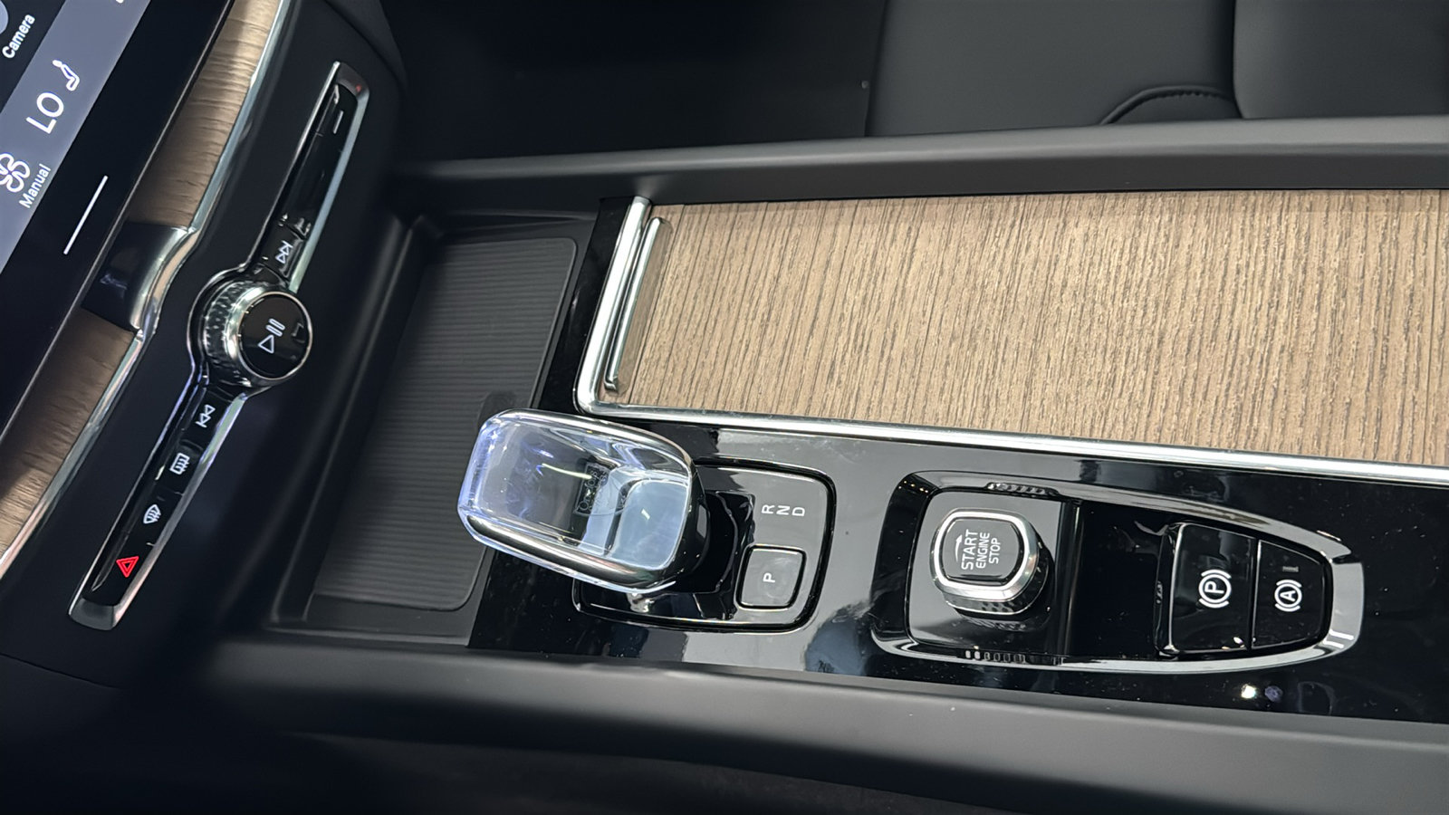 New 2027 Volvo XC60 B5 Plus AWD/4WD image 19