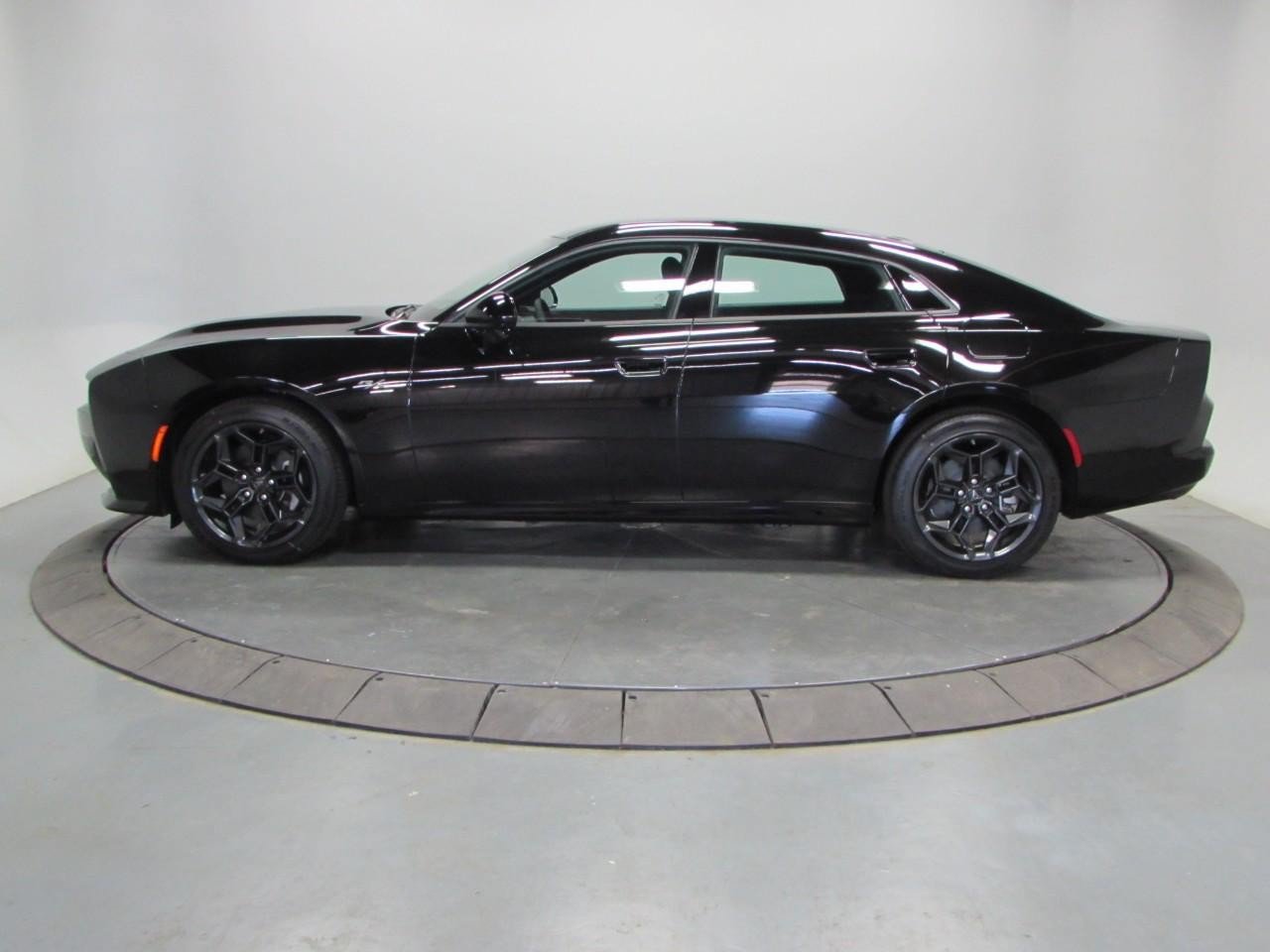 New 2026 Dodge Charger R/T w/ Blacktop Package AWD/4WD image 4