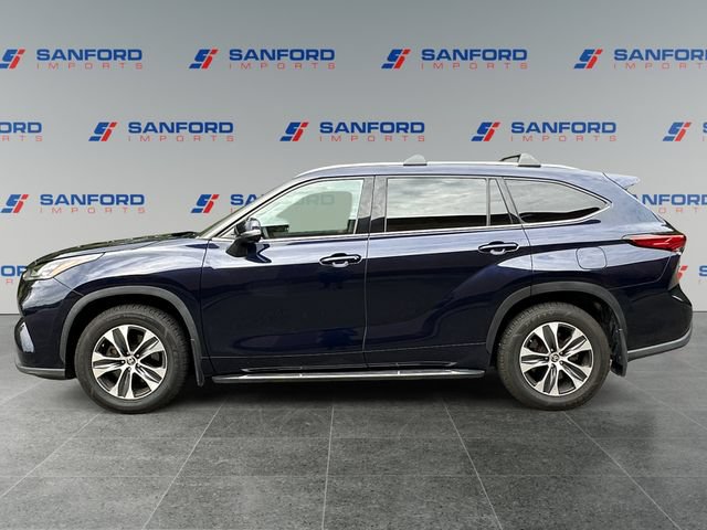 Used 2020 Toyota Highlander XLE FWD image 2
