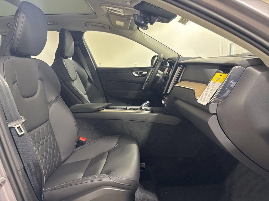 New 2026 Volvo XC60 B5 Plus w/ Protection Package Premier AWD/4WD image 28