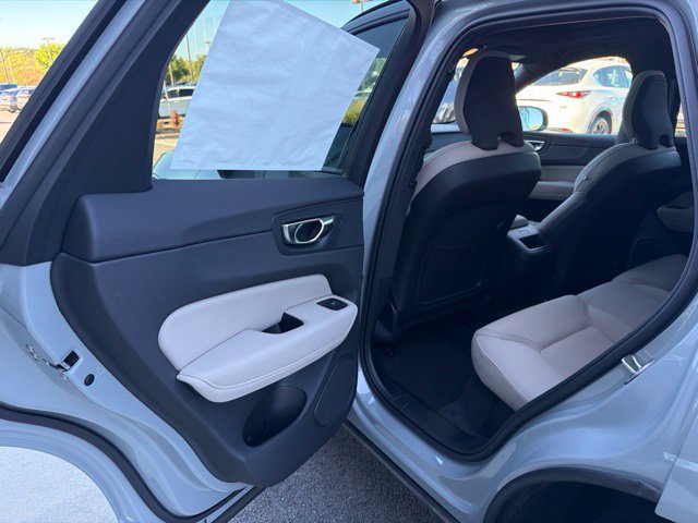 New 2027 Volvo XC60 B5 Core AWD/4WD image 10