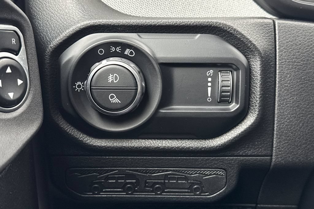 Used 2025 Jeep Gladiator Sport AWD/4WD image 30