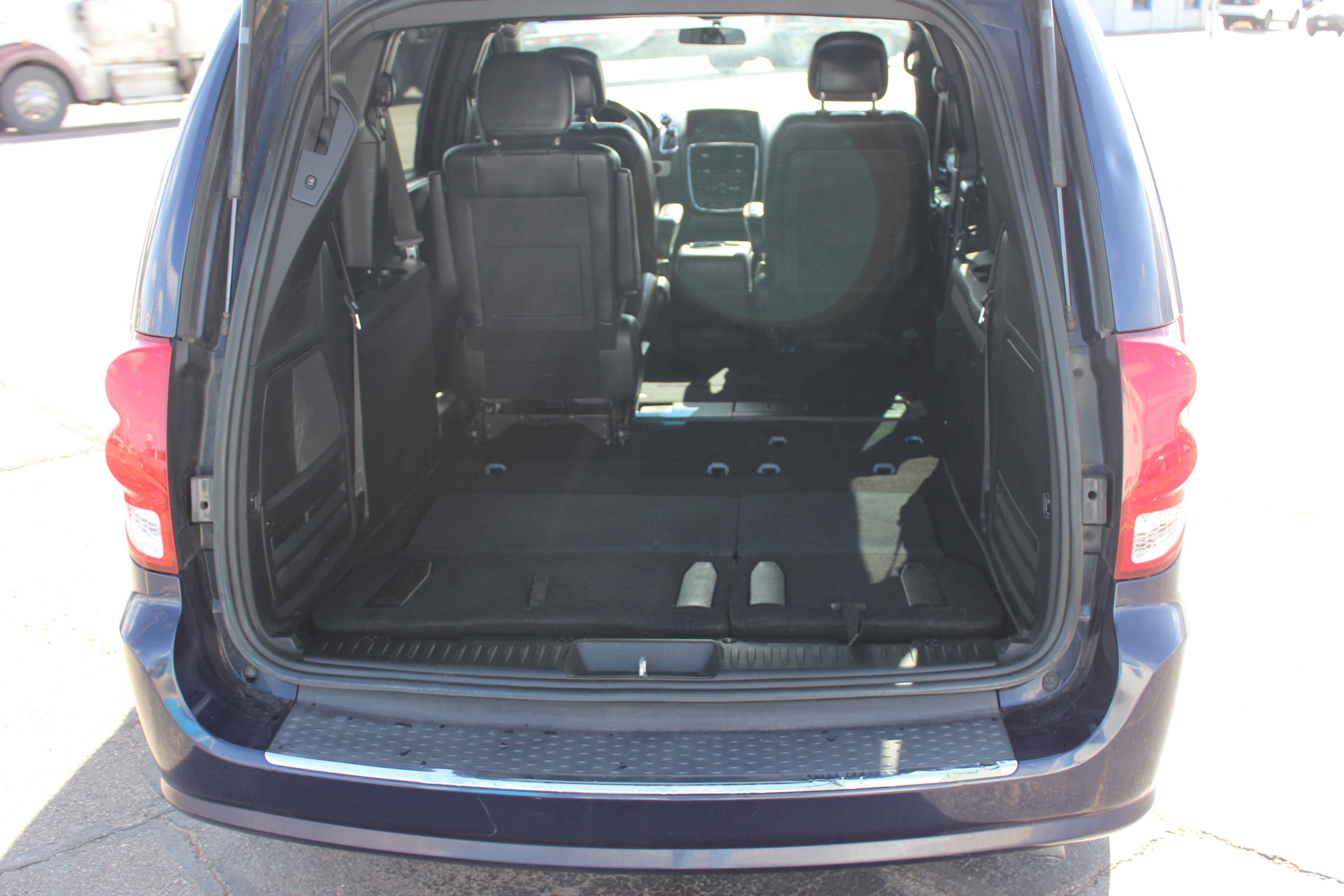 Used 2015 Dodge Grand Caravan R/T FWD image 11