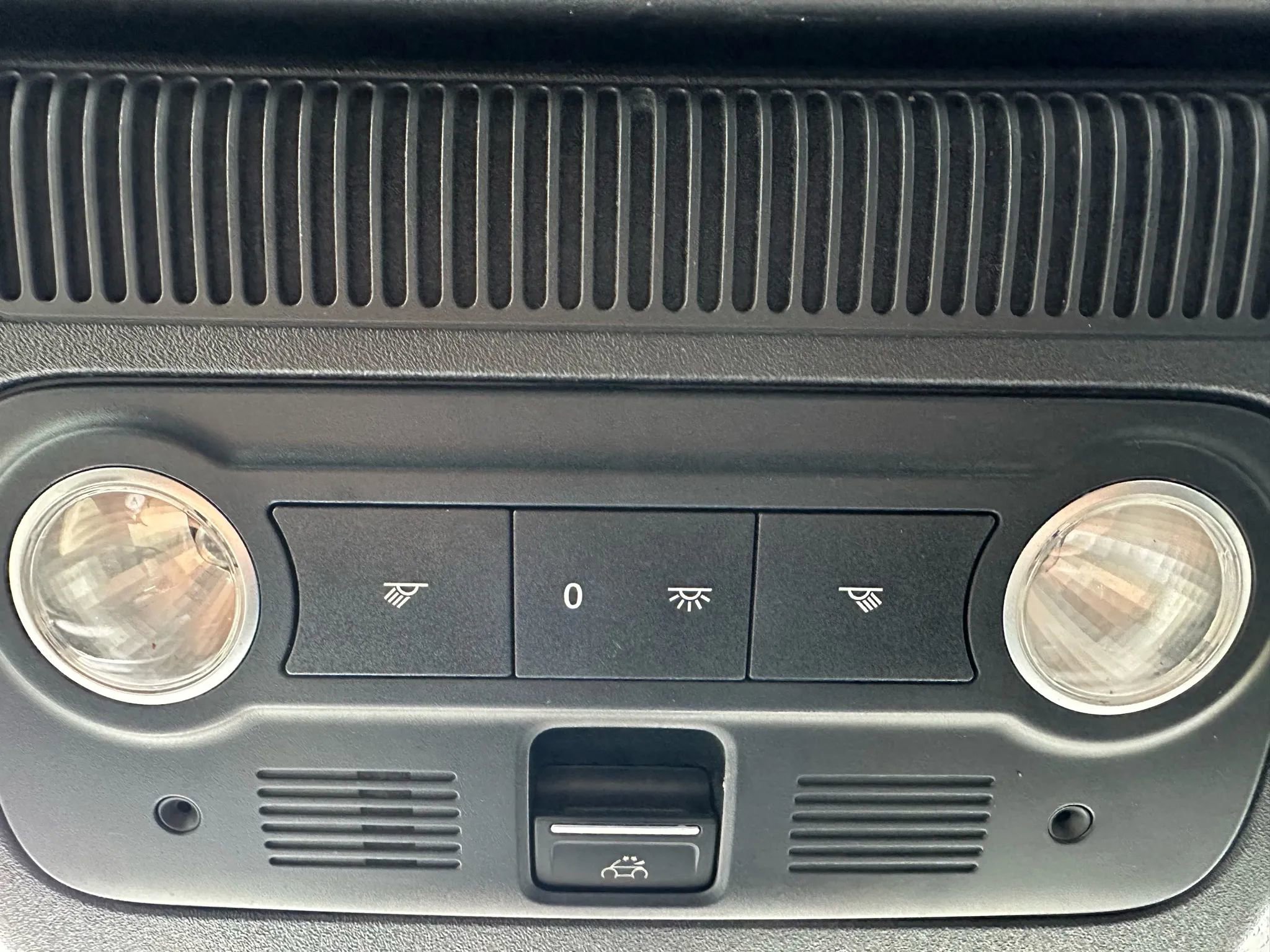 Used 2013 Volkswagen Beetle 2.0T image 17