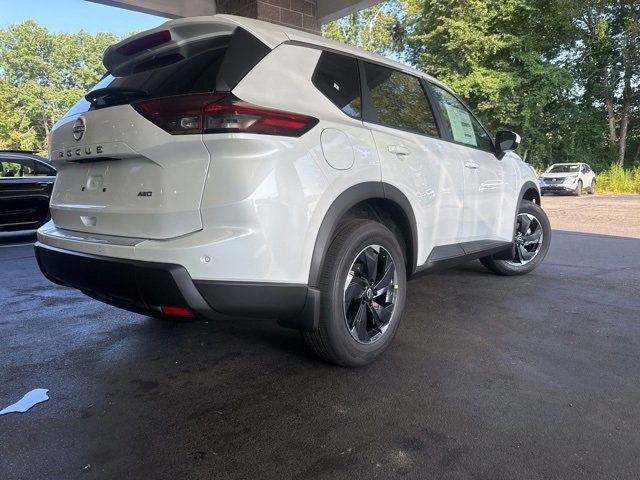 New 2026 Nissan Rogue SV image 4