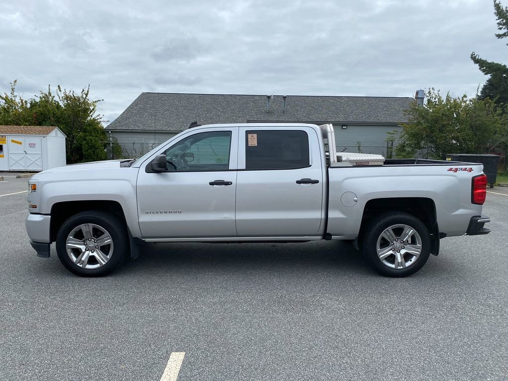 Used 2018 Chevrolet Silverado 1500 Custom w/ Custom Value Package image 9
