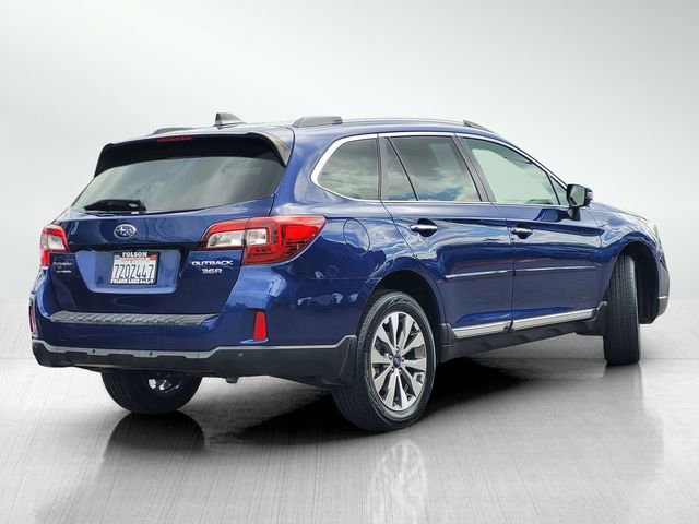 Used 2017 Subaru Outback 3.6R Touring AWD/4WD image 4