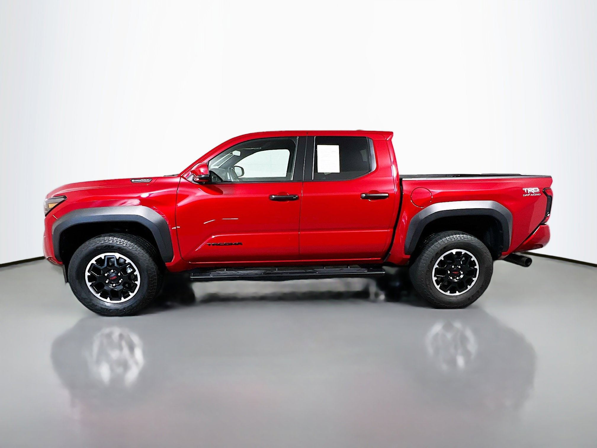 Used 2025 Toyota Tacoma TRD Off-Road AWD/4WD image 8