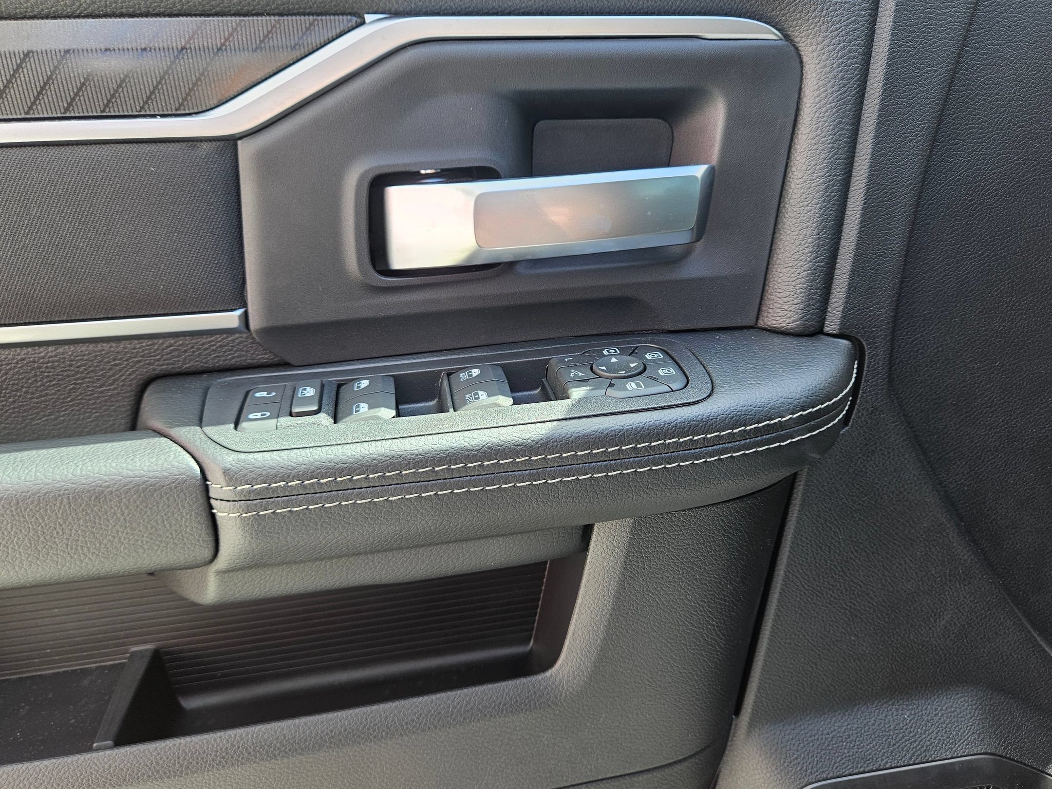 New 2026 RAM 2500 Big Horn AWD/4WD image 17