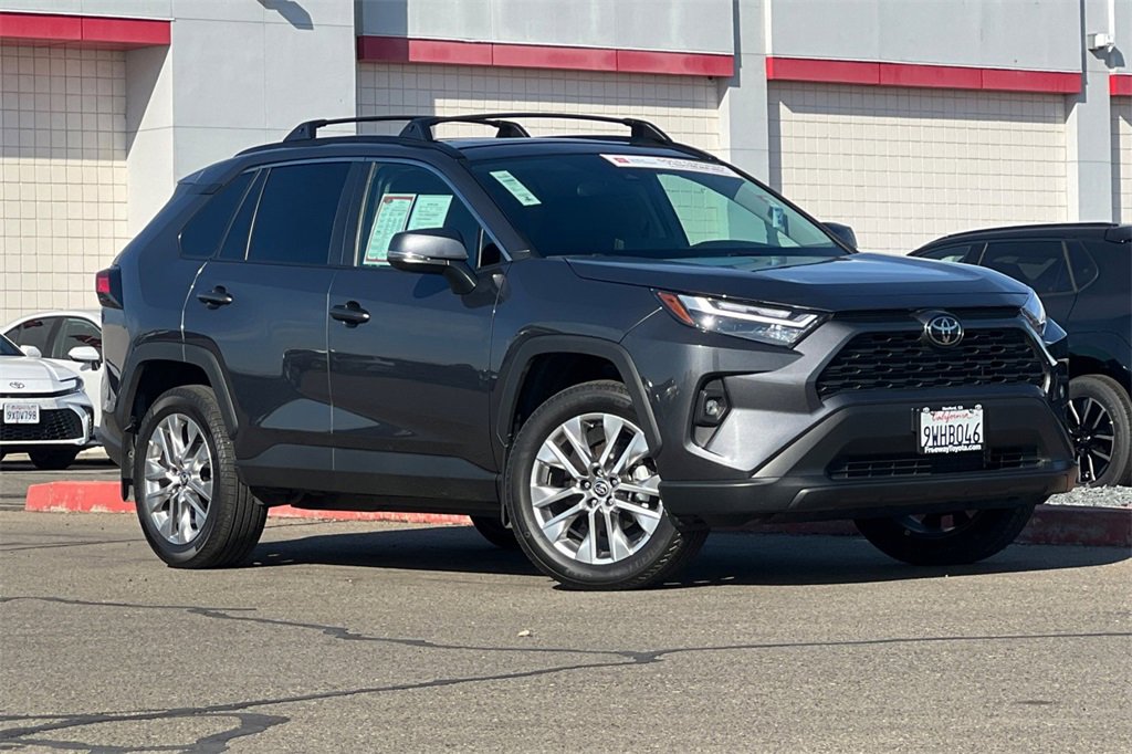 Certified 2025 Toyota RAV4 XLE Premium image 2