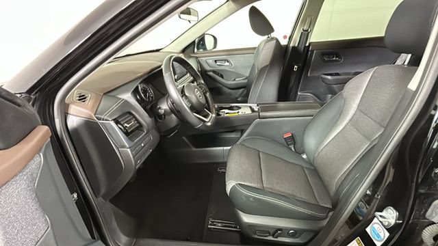 Used 2021 Nissan Rogue SV FWD image 12