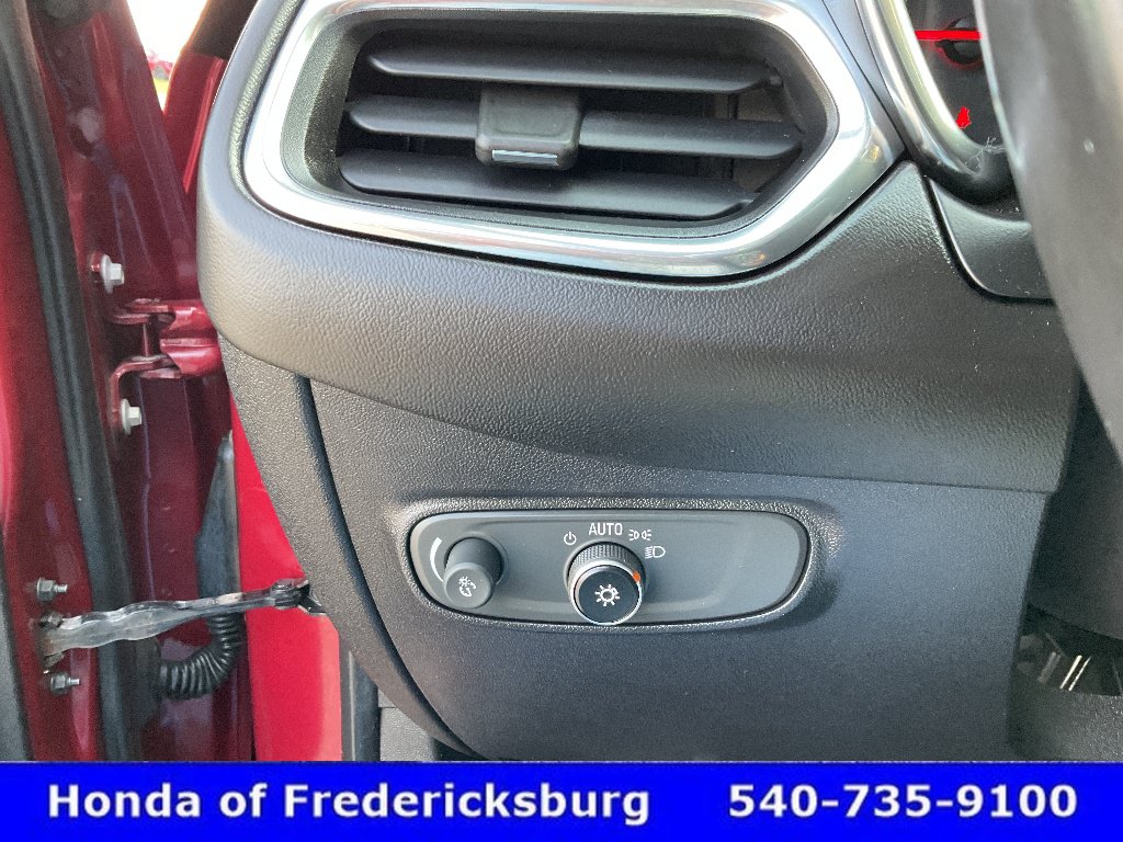 Used 2018 Chevrolet Equinox LT AWD/4WD image 40