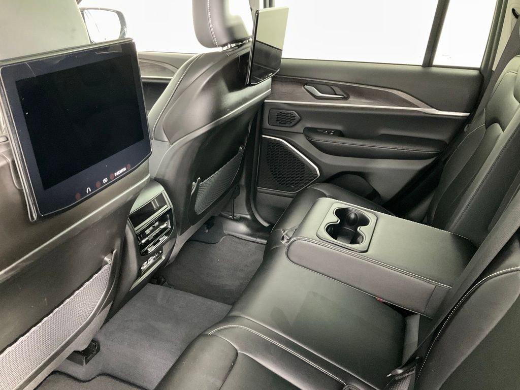 Used 2023 Jeep Grand Cherokee 4WD 4xe w/ Luxury Tech Group II image 11