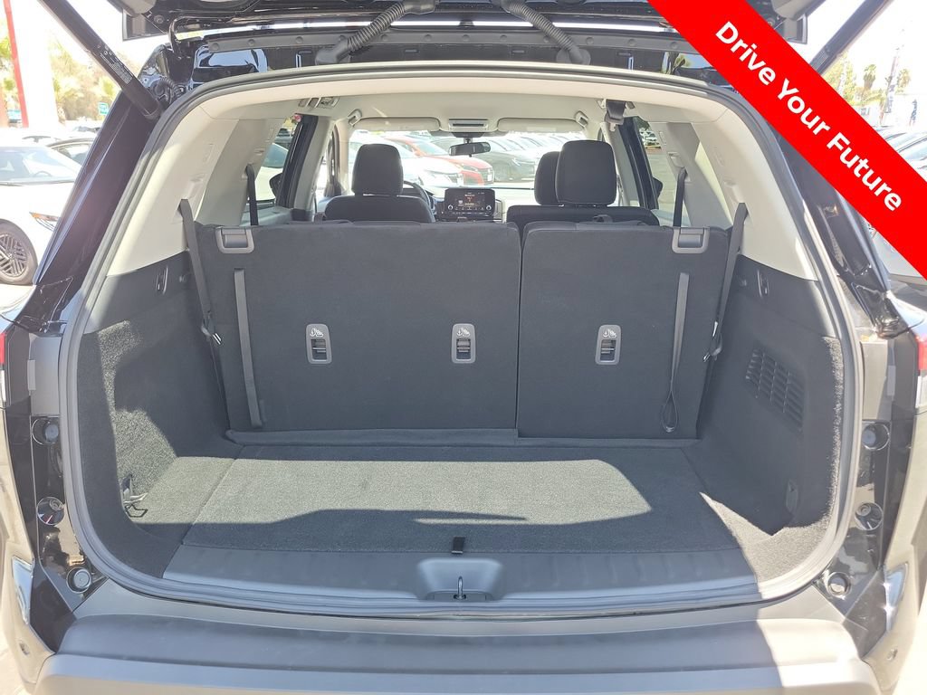 Certified 2025 Nissan Pathfinder SV FWD image 29