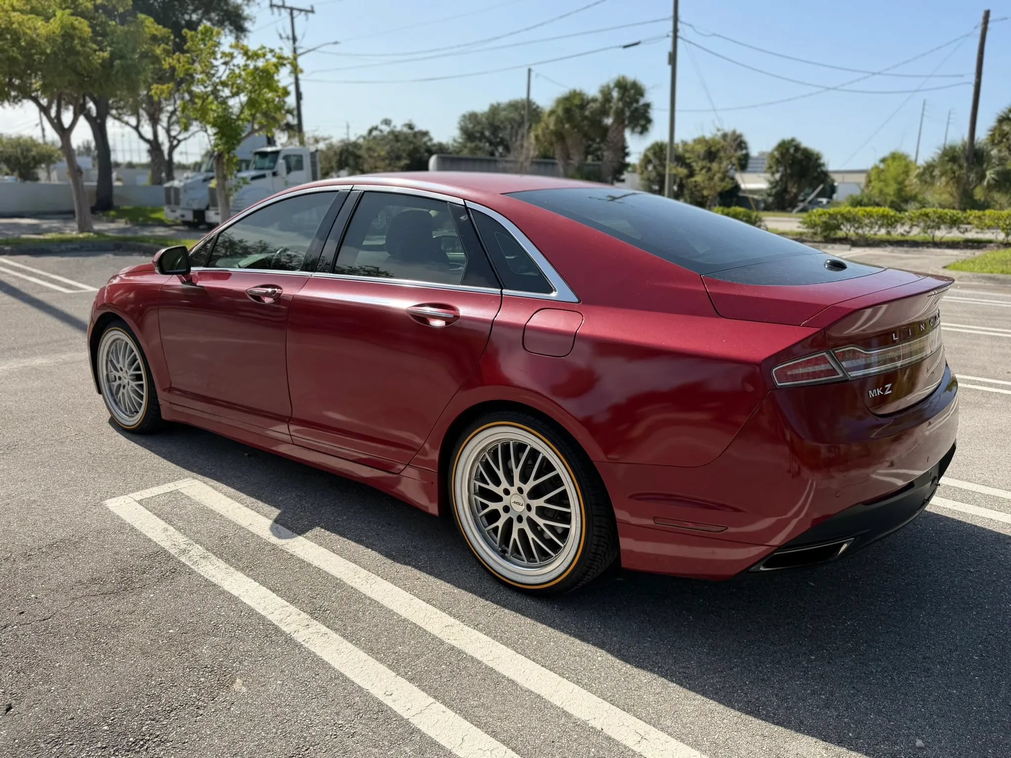 Used 2016 Lincoln MKZ w/ Equipment Group 300A Reserve FWD image 4