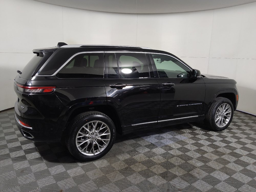Used 2022 Jeep Grand Cherokee Summit w/ Advanced Protech Group IV AWD/4WD image 10