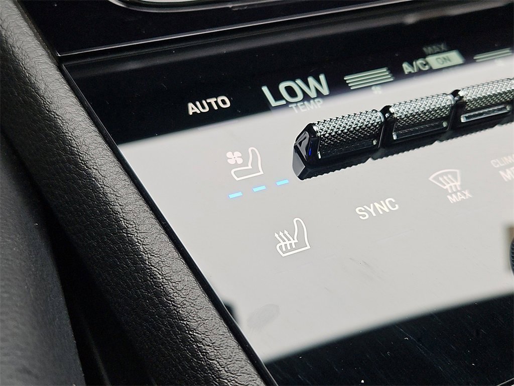 Certified 2025 Porsche Cayenne image 29