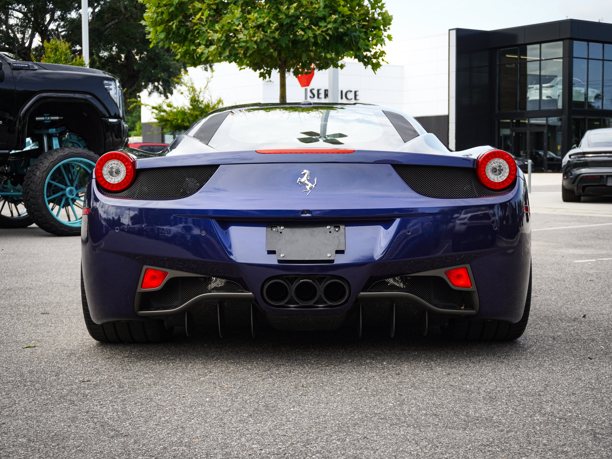 Used 2013 Ferrari 458 Italia Coupe RWD image 11