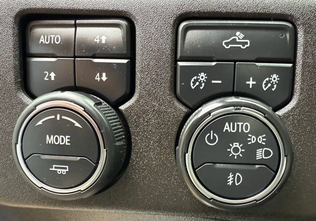 Used 2024 Chevrolet Silverado 1500 RST w/ Z71 Off-Road Package image 26